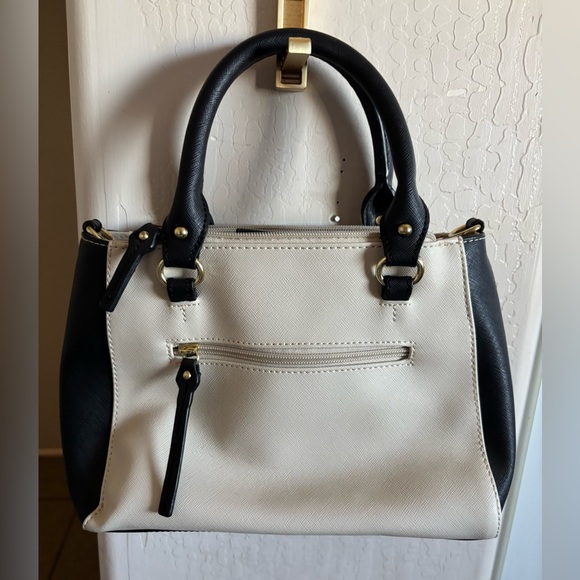 Excellent condition Nicole Miller Black and tan Handbag - Picture 2 of 3